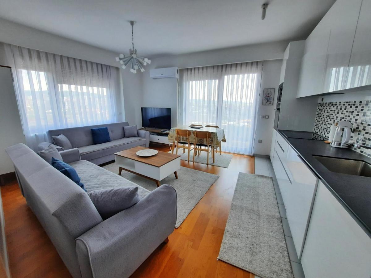 Luxury Sky View Apartment 프리슈티나 외부 사진